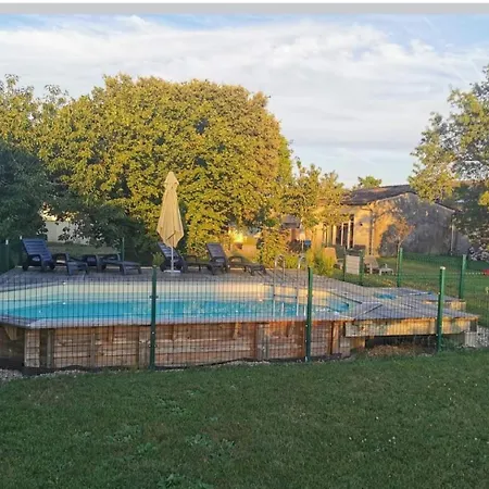 La Vigneraie De Laura: Entre Vignes Et Chenes بيت للعطل