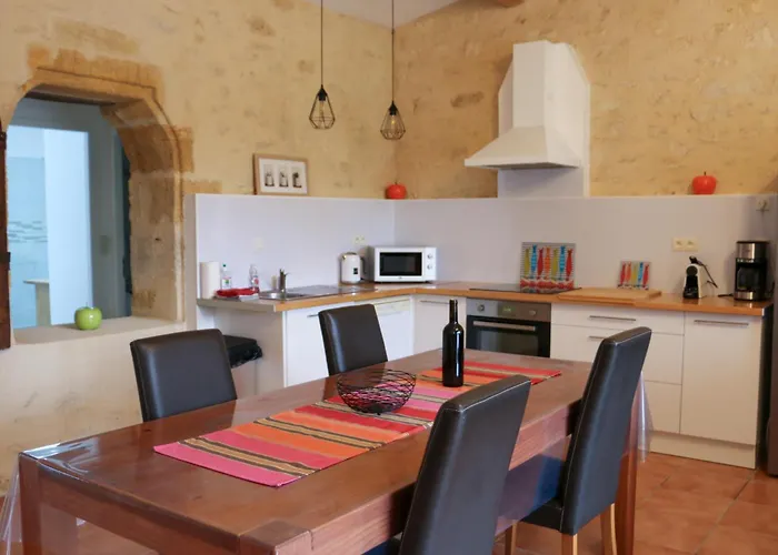 La Vigneraie De Laura: Entre Vignes Et Chenes بيت للعطل *