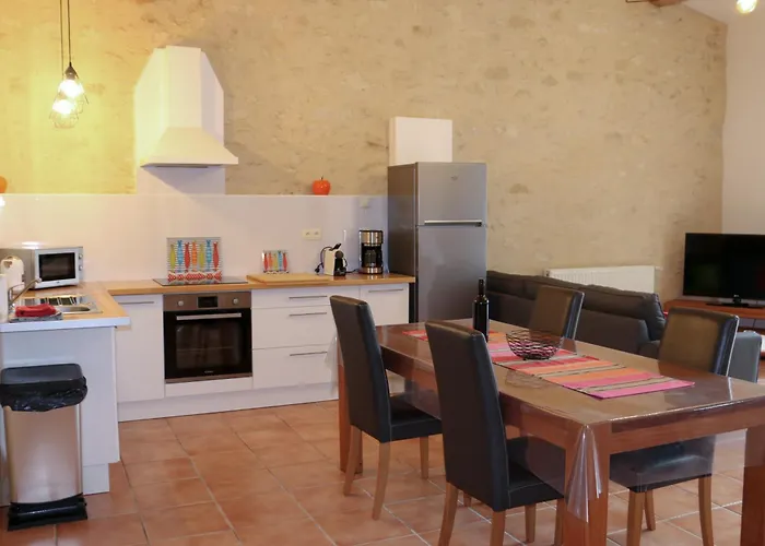 La Vigneraie De Laura: Entre Vignes Et Chênes Sainte-Colombe (Gironde)